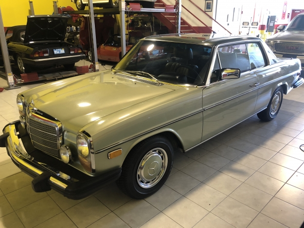 Mercedes Motoring - 1975 280C Gasoline Coupe